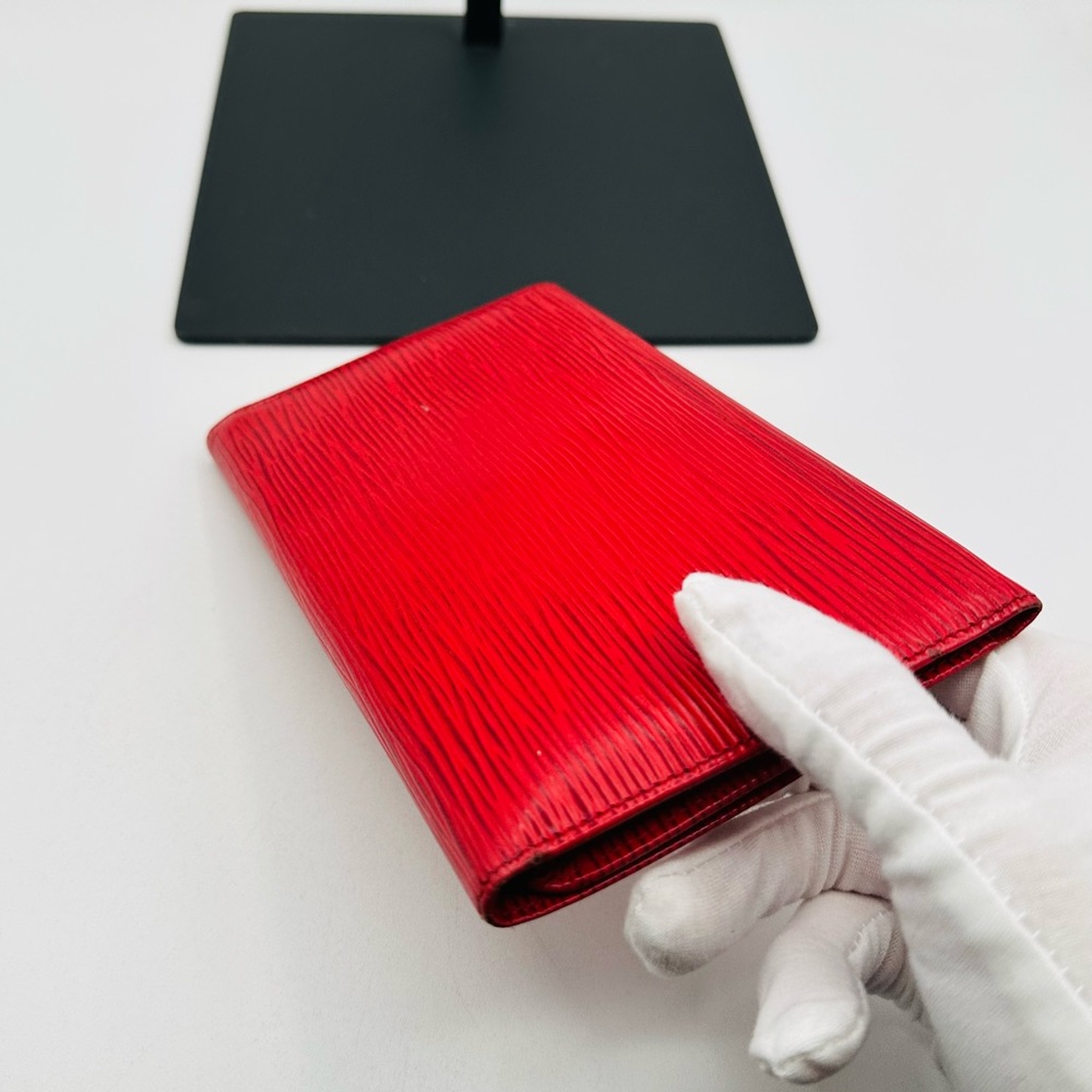 Louis Vuitton Long Epi Tri Fold Wallet - Picture 3 of 13